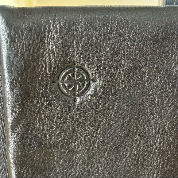 Old Trend Modern Vintage Snapper Clutch Wristlet - Picture 6 of 10